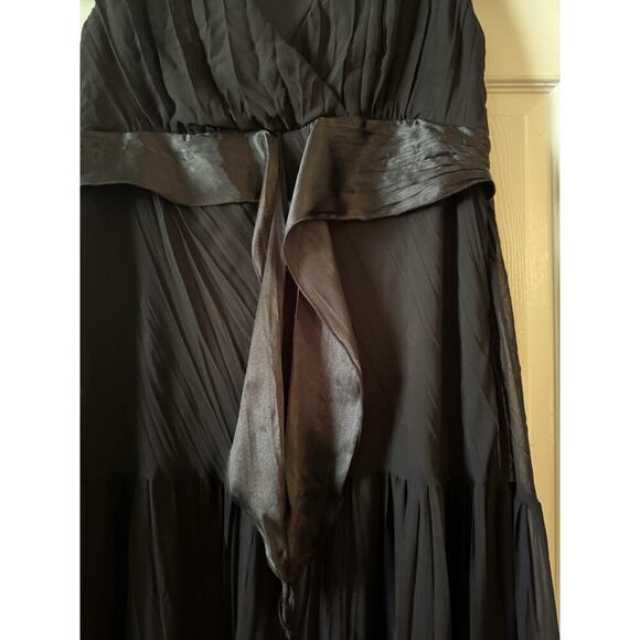 R & M Richards Black Cap Sleeve Lace Open Back Party Dress Gowns Plus Size 16 - Picture 4 of 7